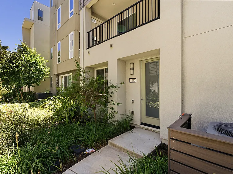 1475 Latitudes Way — Photo 46