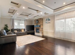 8363 Victoria Dr, Vancouver, BC V5P 4A8