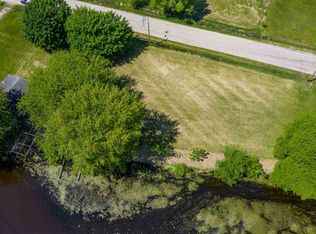 640 E River Dr, Omro, WI 54963