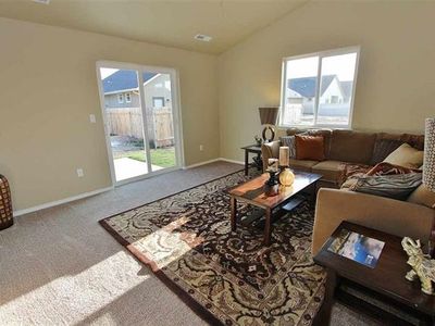 2128 E Elm Grove Dr, Nampa, ID, 83686