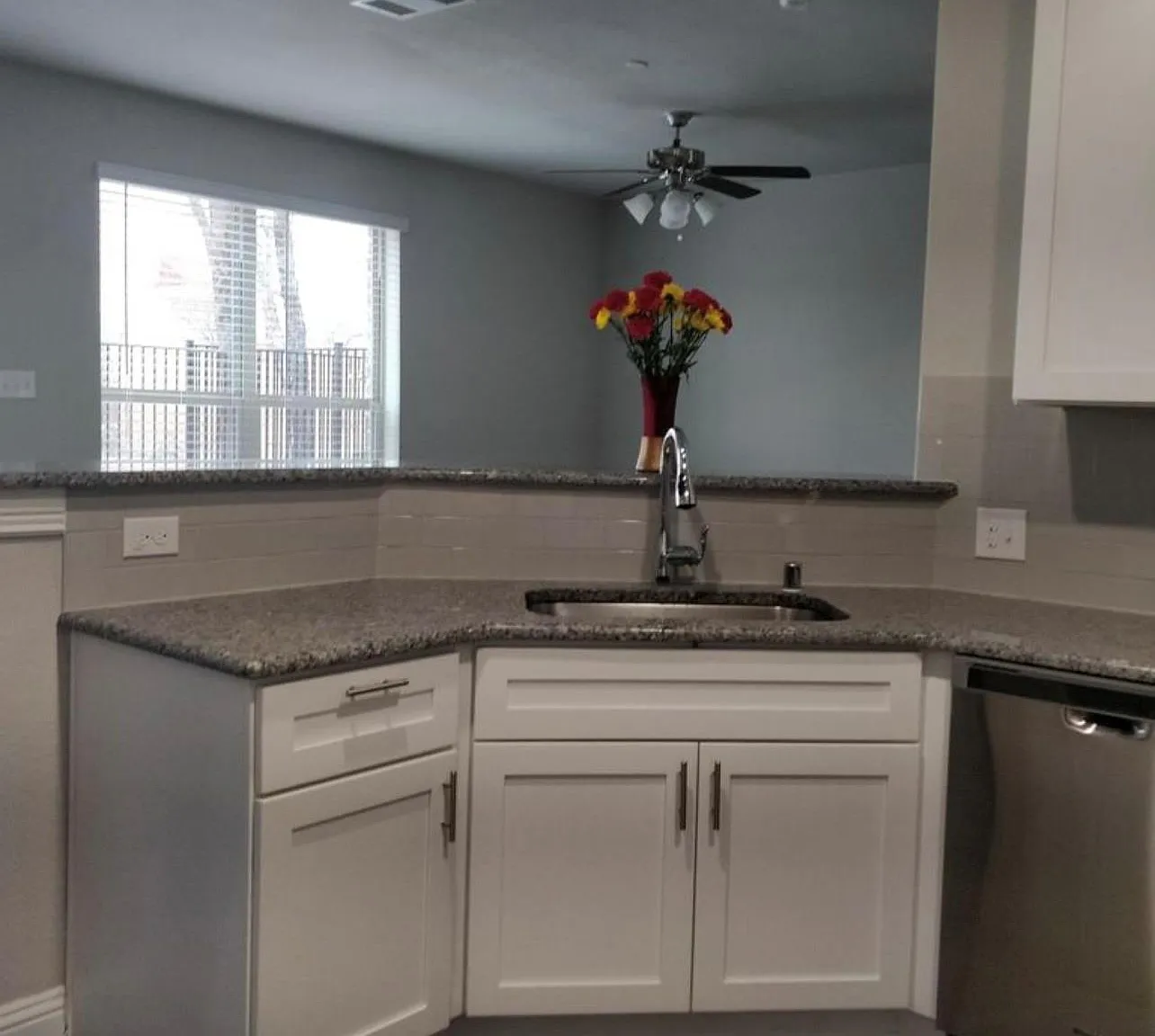 3 bed, 2.5 bath, 1965 sqft, $2,600 — Photo 4