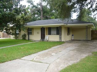 2405 Middlecoff Dr, Gulfport, MS 39507