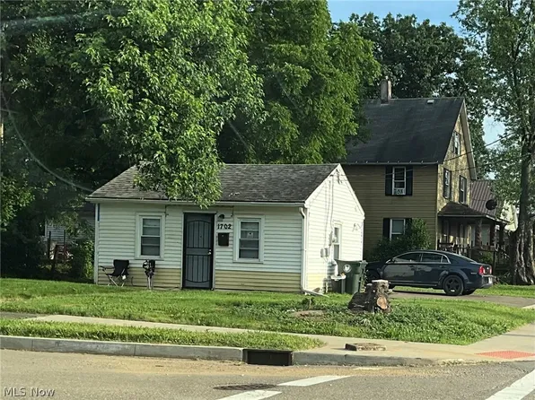 1702 3rd St SE, Canton, OH 44707