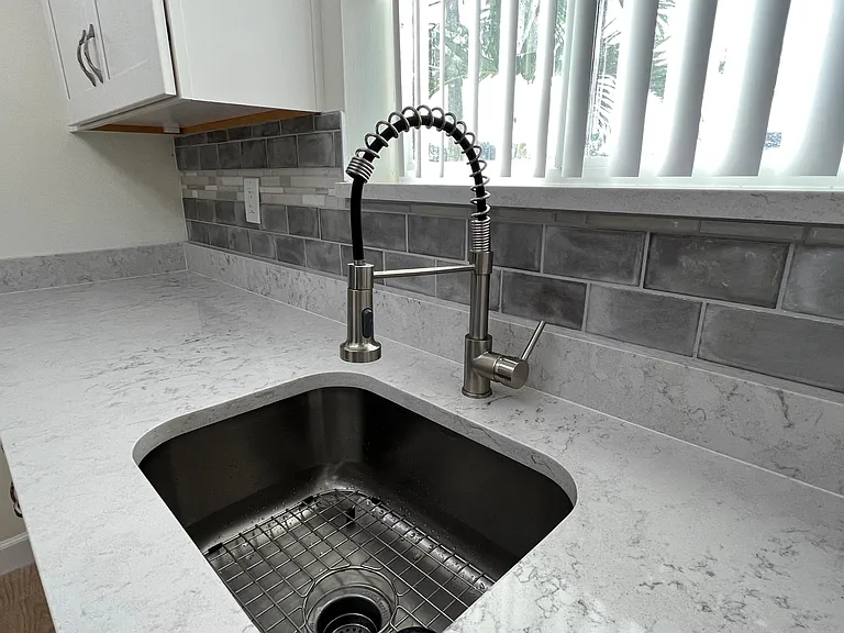 7781 Sheridan St — Photo 16