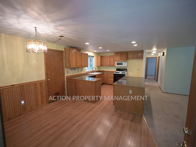 353 Madrona Way — Photo 4