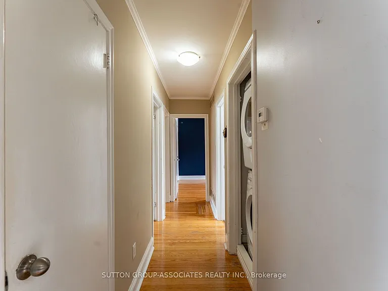 21 Deevale Rd #MAIN FL — Photo 13