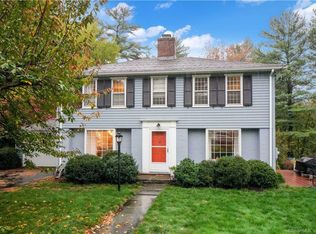 60 Blue Ridge Ln, West Hartford, CT 06117