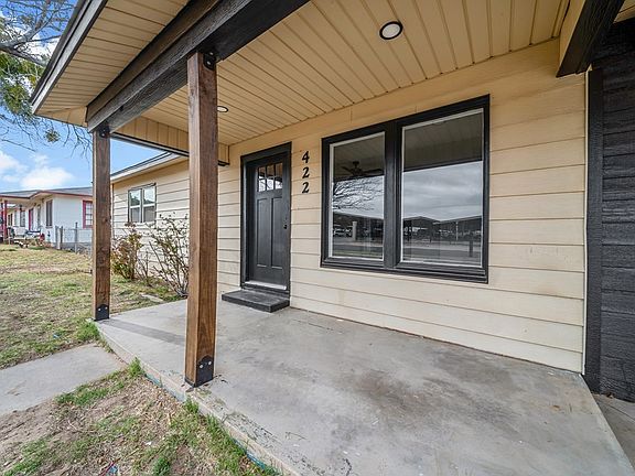 4th image of 422 Ryon St