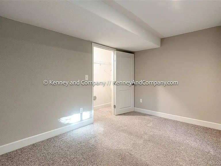 875 S Lindsey St — Photo 14