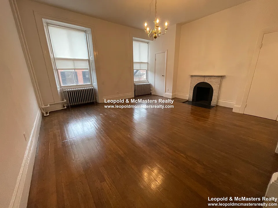 24 Mt. Vernon St apartment