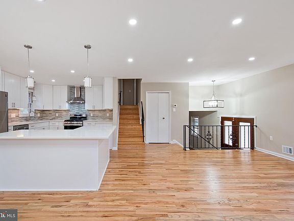 5th image of 4708 Dodson Dr