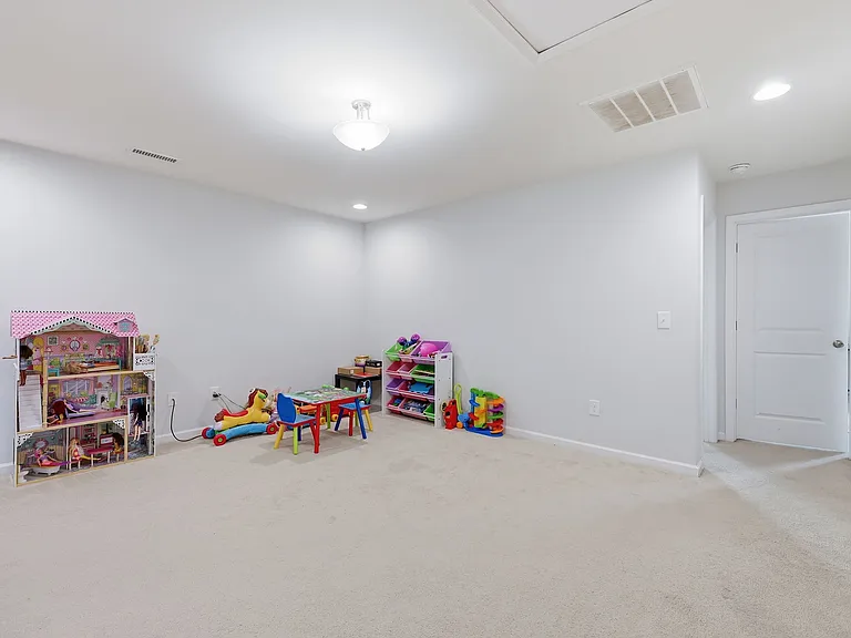 115 Crusaders Dr — Photo 26