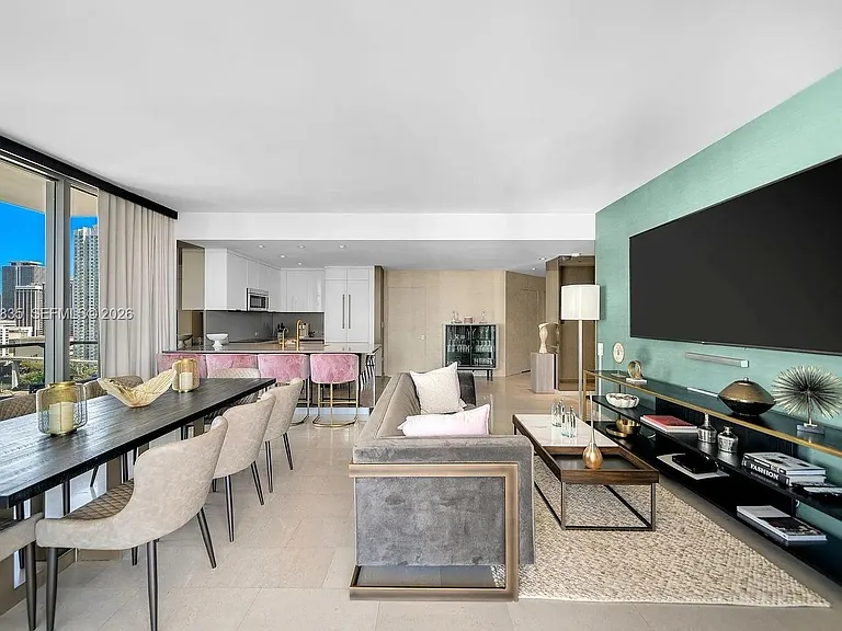 88 SW 7th St #1212 — Photo 3