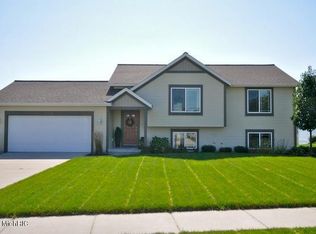 5288 Windfield Dr, Allendale, MI 49401