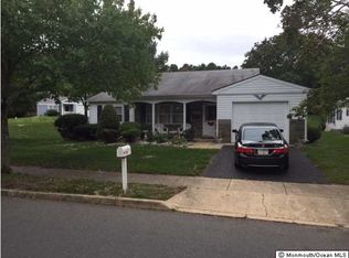 3 Buckingham Dr, Manchester, NJ 08759