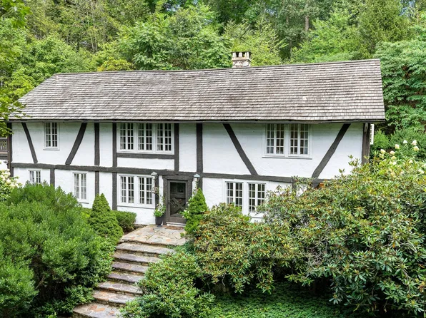 736 Old Stamford Road, New Canaan, CT 06840