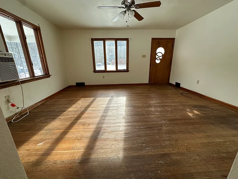 445 Constitution Blvd — Photo 5