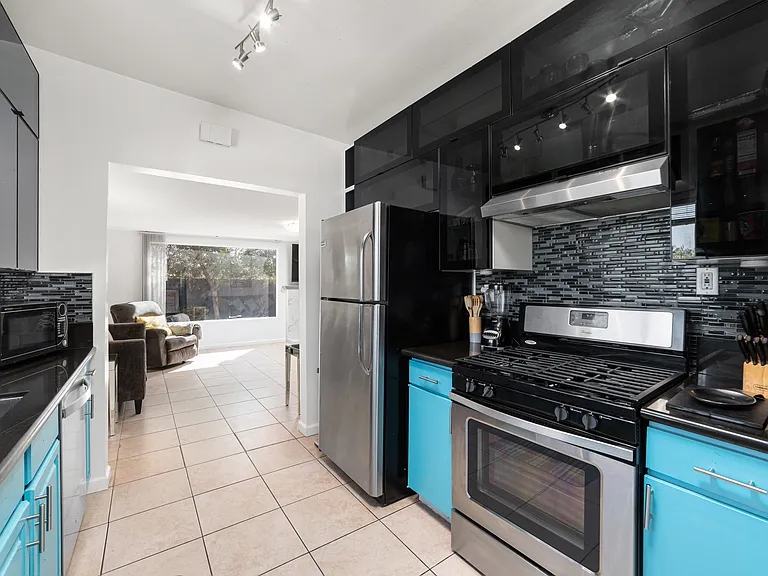 931 S Paseo Caroleta — Photo 8