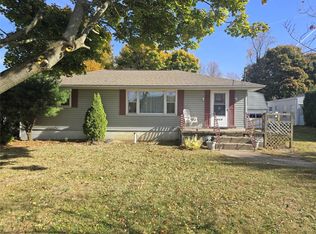 2925 Broadlawn Dr, Erie, PA 16506
