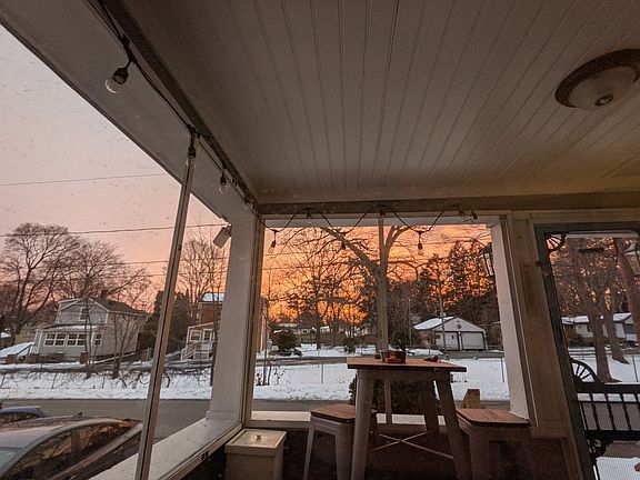 4th image of 12 Grove Ave