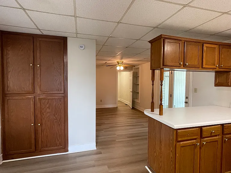 556 Victor Ave — Photo 6