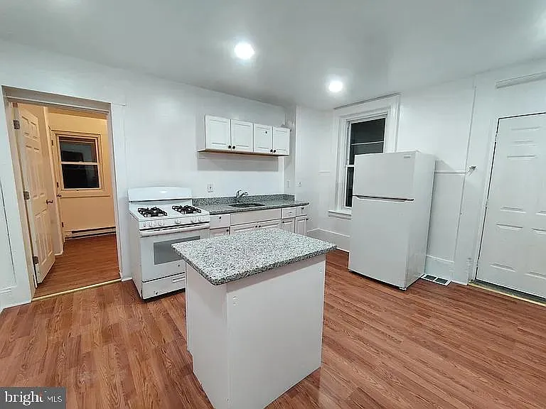 103 Pearl St photo 1