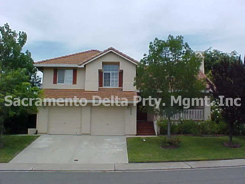 2017 Mineral Springs Dr photo 1