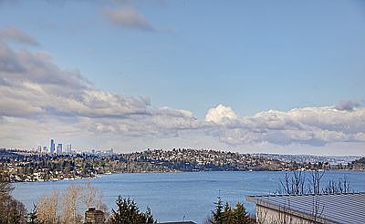 Picturesque view of Lake Washing 