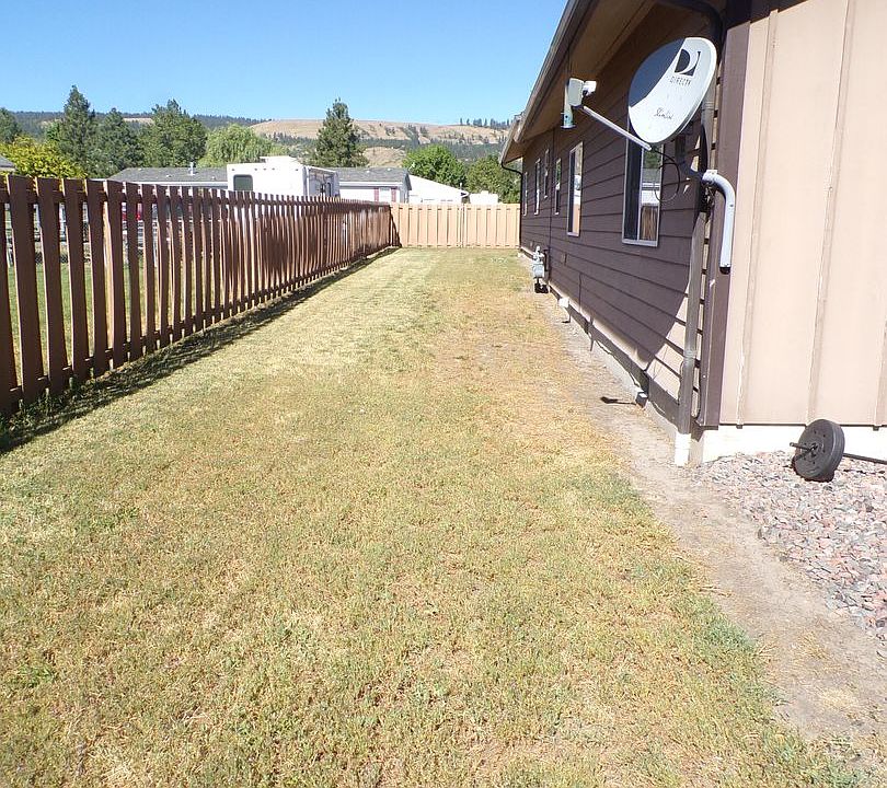 2nd image of 2204 Jakob Ave