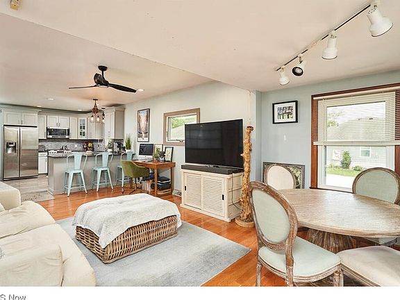 4th image of 3784 Grupe Ave