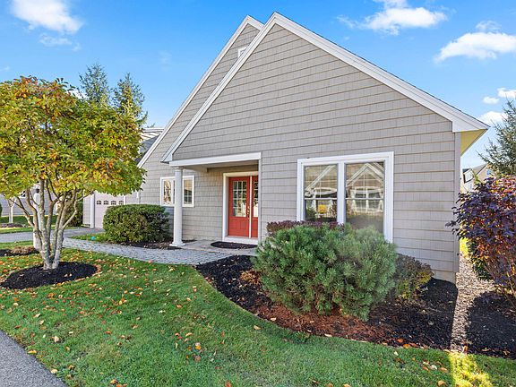 3rd image of 7 Audubon Way #7