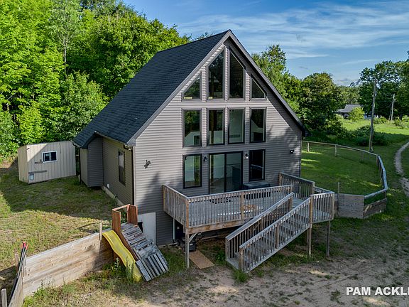 4th image of 3125 Meyers Ave