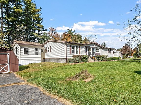 3rd image of 4 Sunrise Ln