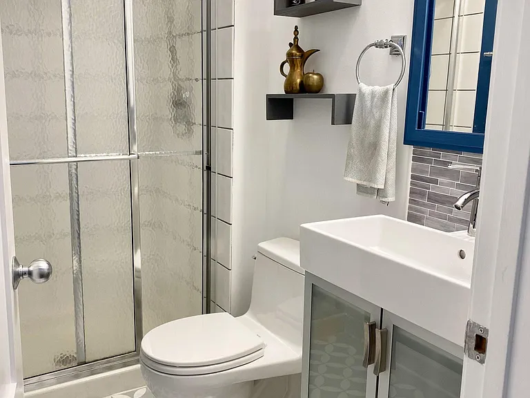 3300 N Kenmore Ave #D — Photo 12