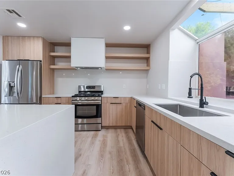 2100 Desert Peak Rd — Photo 13