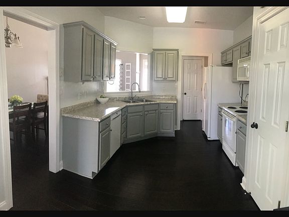 5th image of 4266 Highcroft Dr