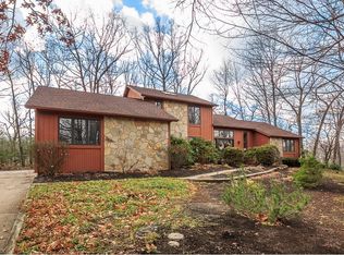 7290 Pinehill Rd, Concord Township, OH 44077