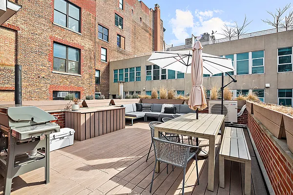 Rented by Compass | media 12