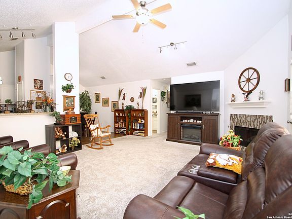 3rd image of 15207 EAGLE RUN