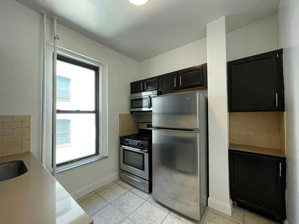 1st image of 2907 31st Ave APT 5C