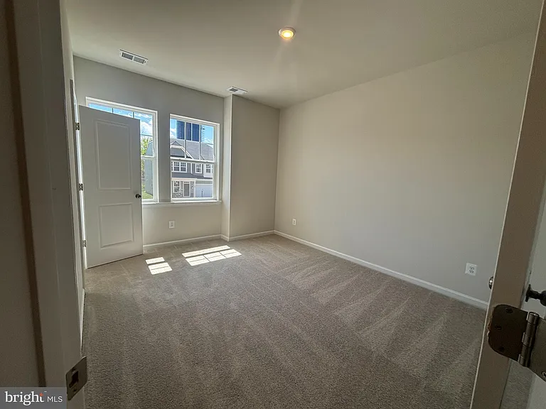28 Forest Grove Ave #248 — Photo 15
