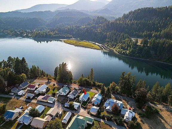 2nd image of 409 Pend Oreille Blvd