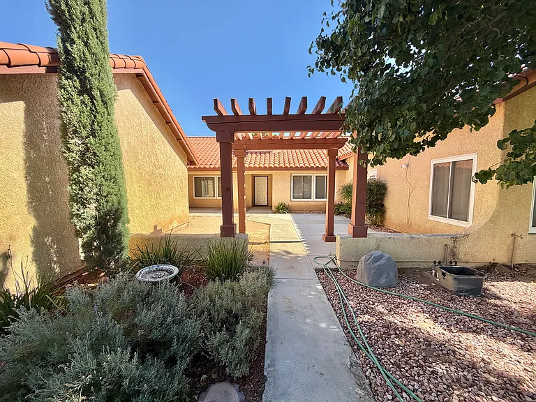 5556 Symphony Ct — Photo 12