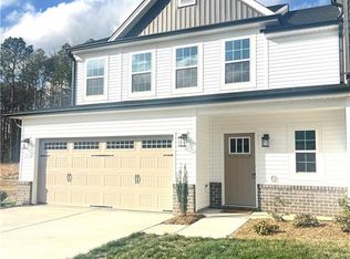104 Oakdale Forest Ln, Jamestown, NC 27282