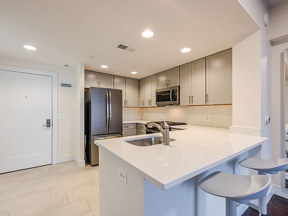 5th image of 50 Florida Ave NE APT 601