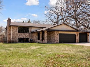 832 86th Ln NW, Coon Rapids, MN 55433