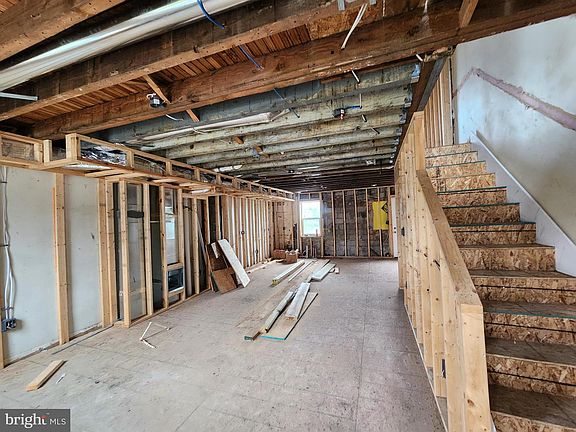 3rd image of 4907 Edgemere Ave