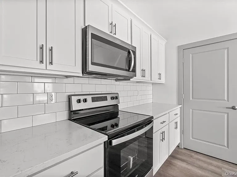 75 Forester Ave #Townhouse 2 — Photo 5
