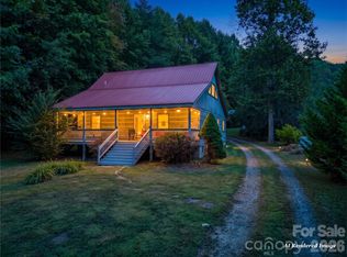 57 Pebble Dr, Whittier, NC 28789