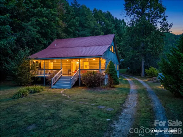 57 Pebble Dr, Whittier, NC 28789